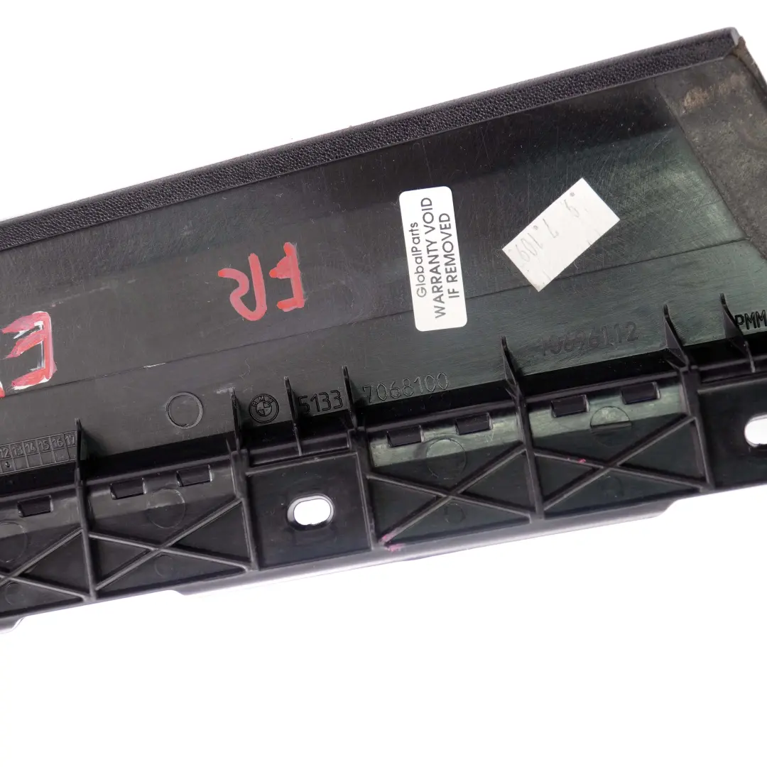 BMW 1 E87 Externe Couverture Fenetre Montant B Porte avant Droite - SKU 7068100 - Numéro de pièce 7068100