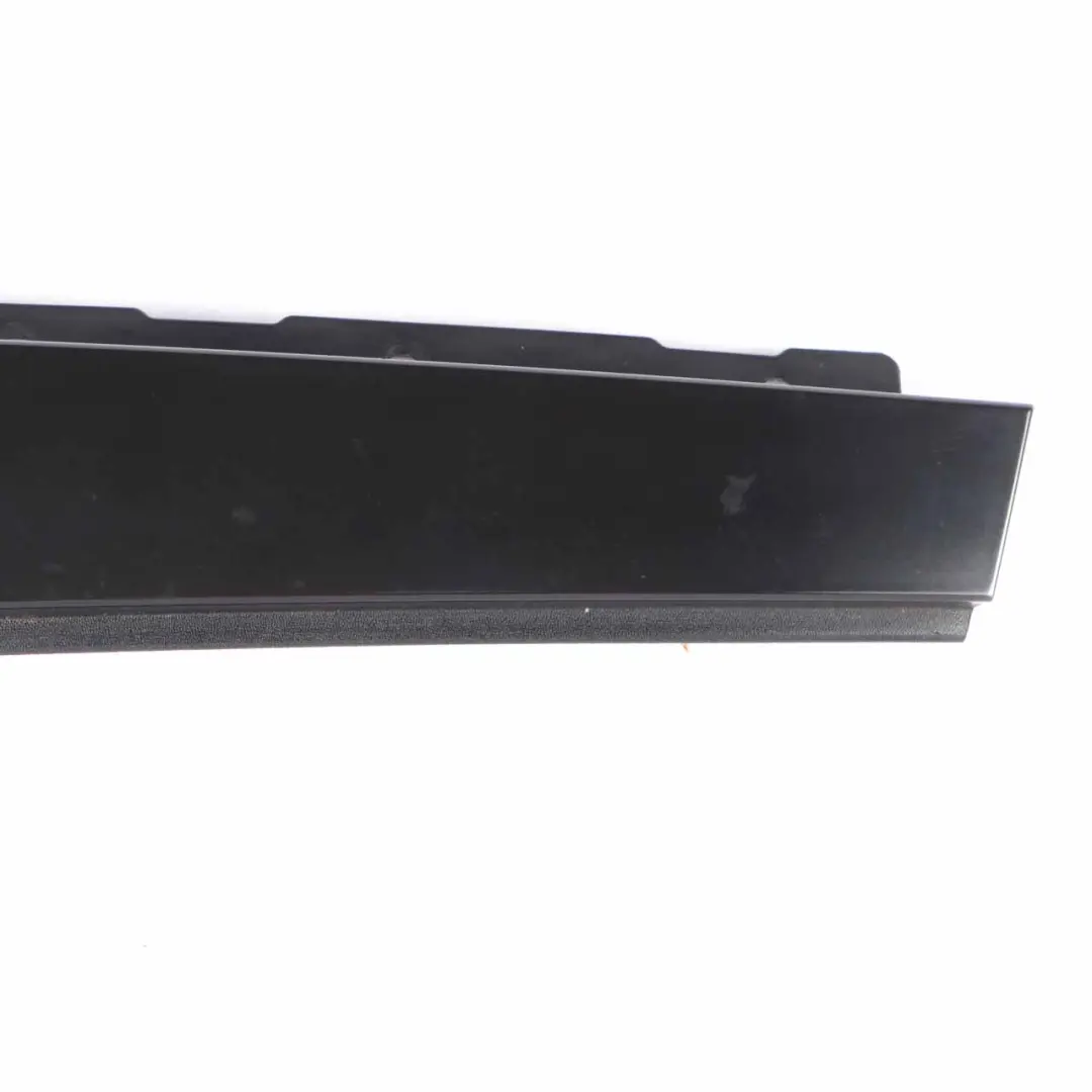 BMW E87 Copertura Colonna Porta Posteriore Destra Striscia Nera 1 - SKU 7068102-1 - Numero di parte 7068102
