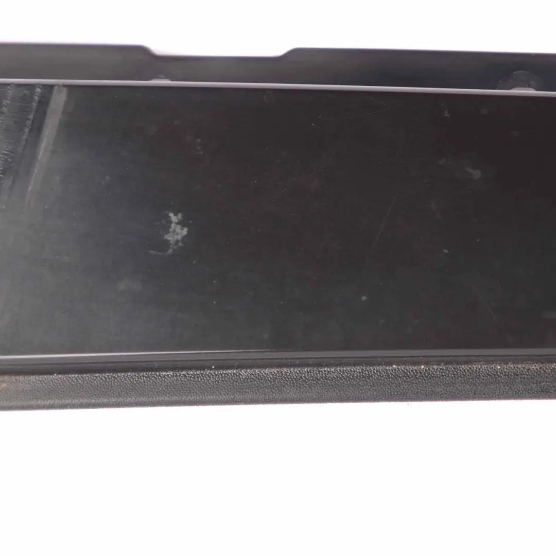 Tapa Columna Pilar Puerta Trasera Derecha O/S Negro Perfil para BMW E87 con número de pieza 7068102 BMW E87 Tapa Columna Pilar Puerta Trasera Derecha O/S Negro Perfil - SKU 7068102-1 - Número de pieza 7068102