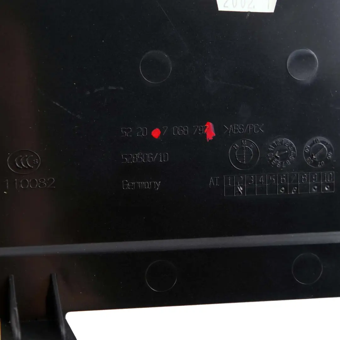 BMW E60 E61 Couvercle panneau d'accoudoir Garniture Sièges arrière Noir 7068797 - SKU 7068104 - Numéro de pièce 7068104