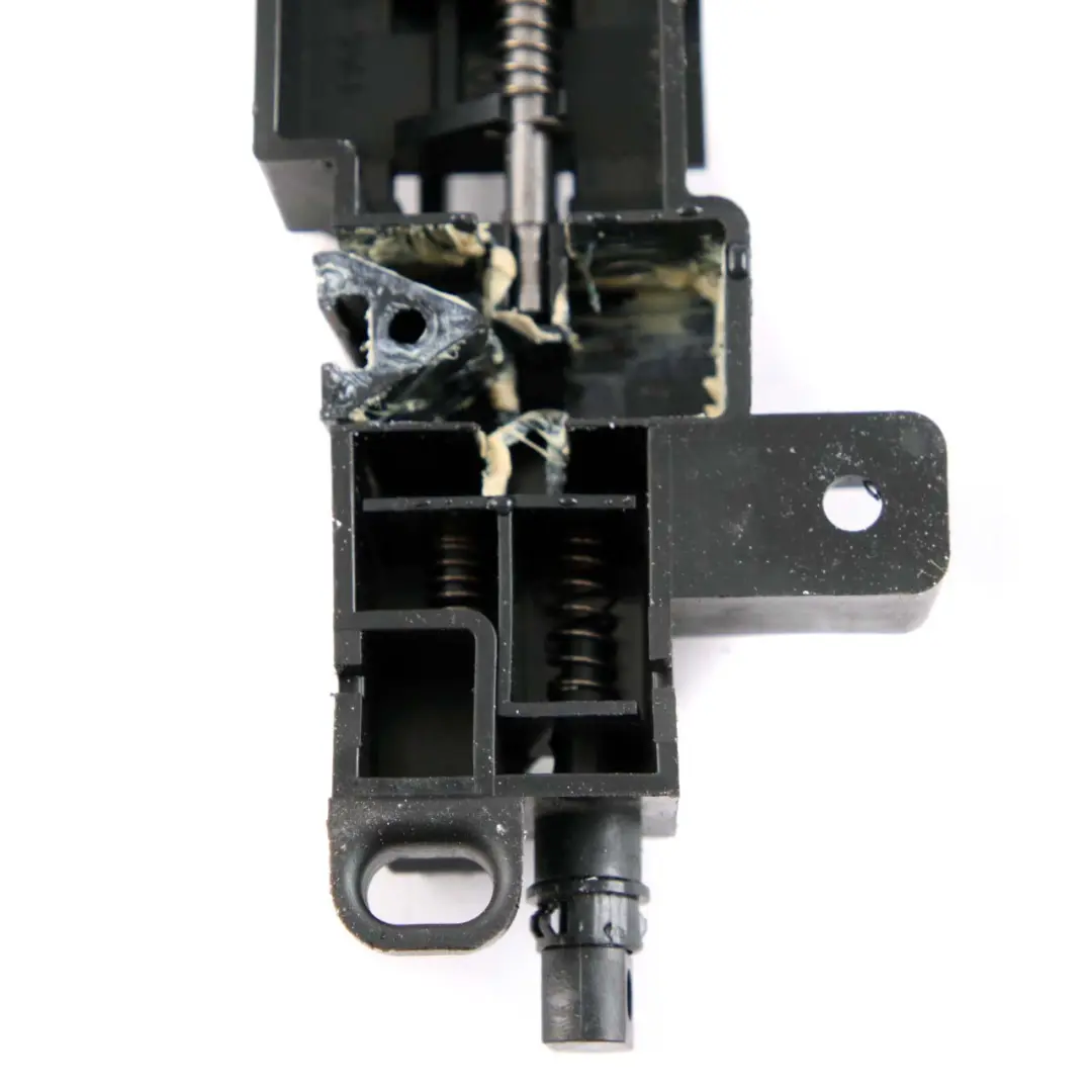 Cabina Trasera Cerradura Consola Central Apoyabrazos Cierre para BMW E85 E86 con número de pieza 7068449 BMW E85 E86 Cabina Trasera Cerradura Consola Central Apoyabrazos Cierre - SKU 7068449 - Número de pieza 7068449