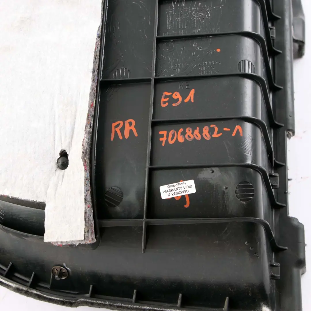 BMW E91 Touring Trasero Derecho Trunk Cubierta Panel Insertar Negro - SKU 7068882-2 - Número de pieza 7068882