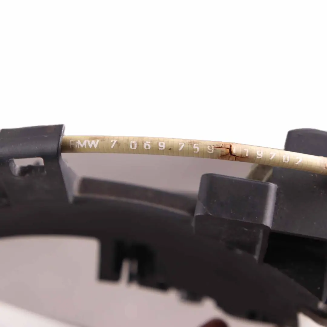 BMW E87 Grab Handle Door Rear Left N/S Alpinweiss Alpine White - 300 - SKU 7069759-AW1 - Part number 7069759