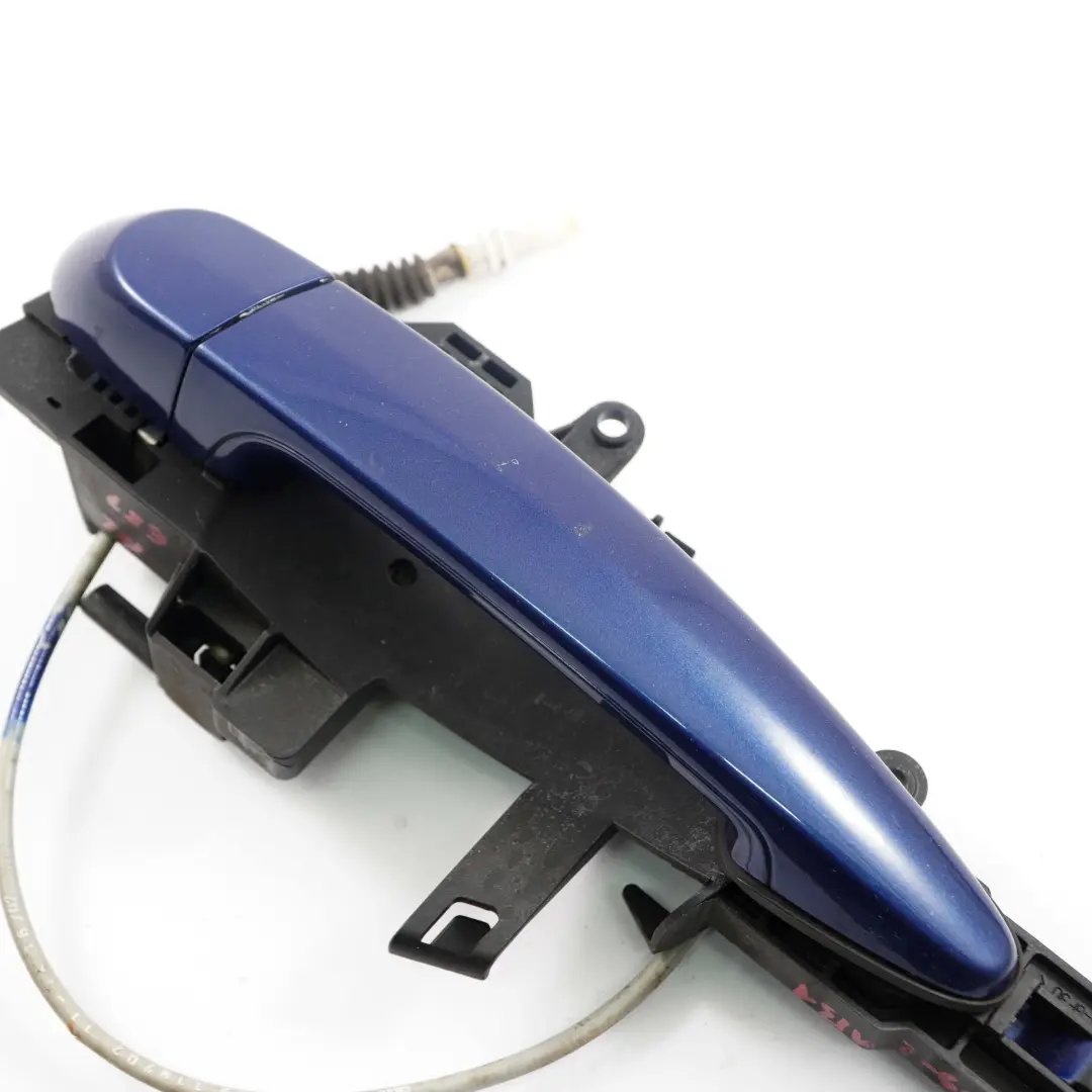 Asidero Completo Trasero Izquierdo Le Mans Blau Azul Metalizado para BMW E87 con número de pieza 7069759 BMW E87 Asidero Completo Trasero Izquierdo Le Mans Blau Azul Metalizado - SKU 7069759-LMB1 - Número de pieza 7069759