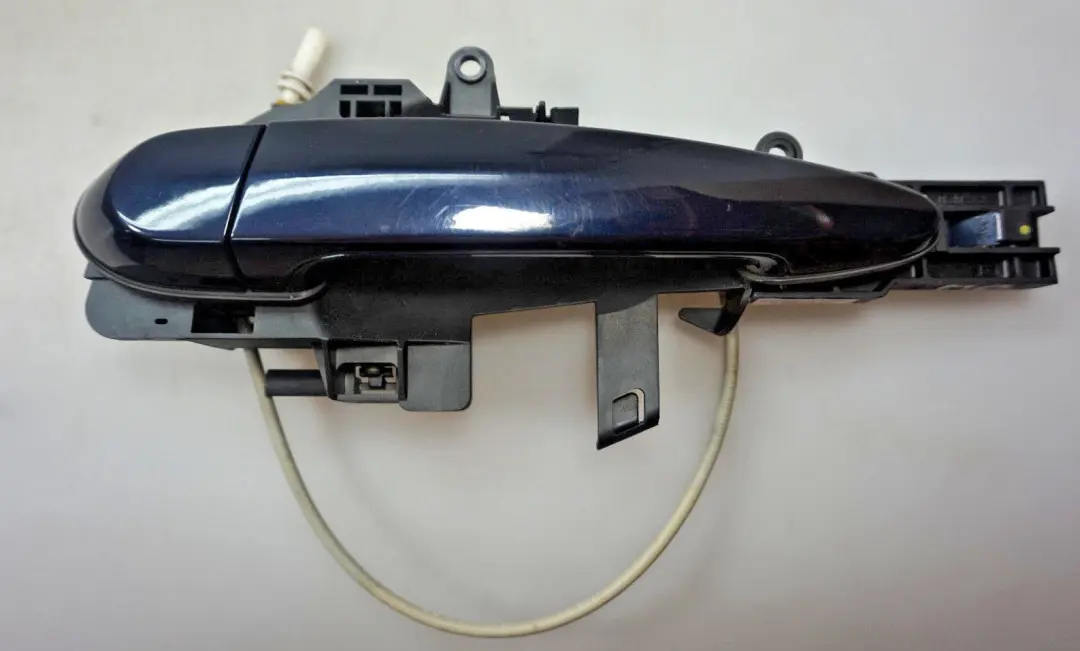 Complete Rear Left Door Grab Handle Monacoblau Blue A35 to BMW E87 with Part number 7069759 BMW E87 Complete Rear Left Door Grab Handle Monacoblau Blue A35 - SKU 7069759-MB - Part number 7069759