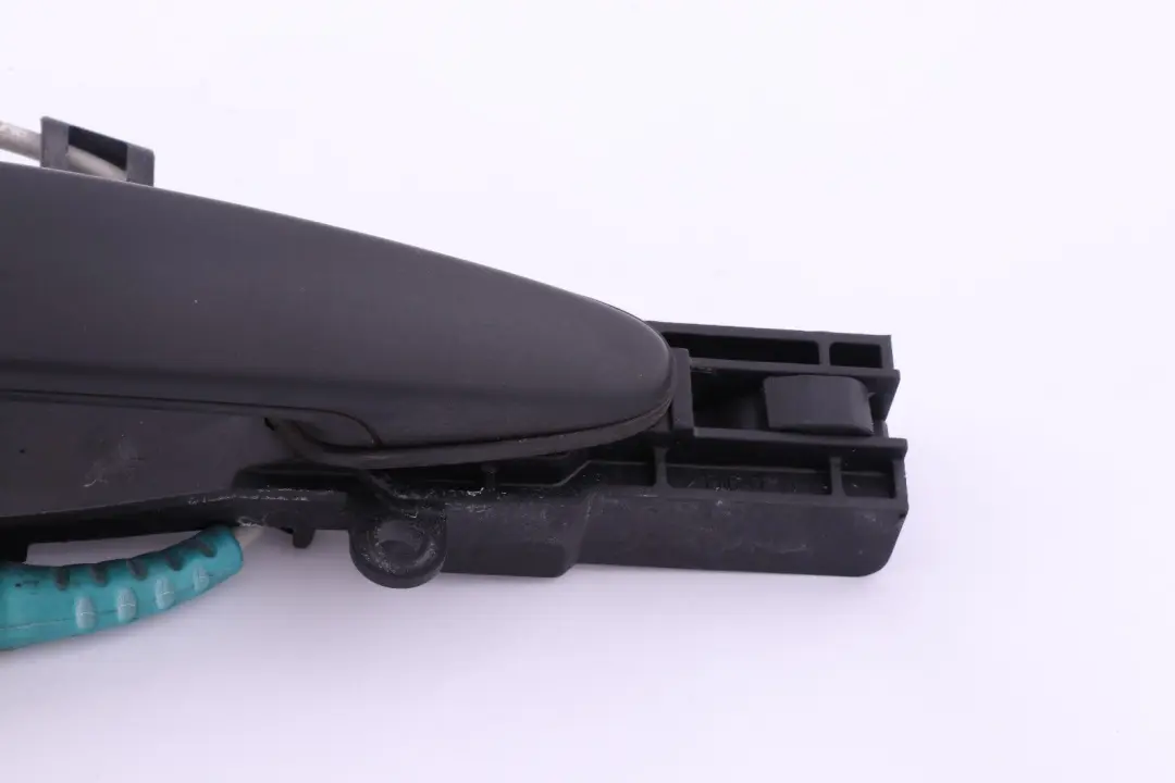 Maniglia posteriore destra completa primer per BMW E87 LCI con numero di parte 7069759 BMW E87 LCI Maniglia posteriore destra completa primer - SKU 7069759-PRIM2 - Numero di parte 7069759