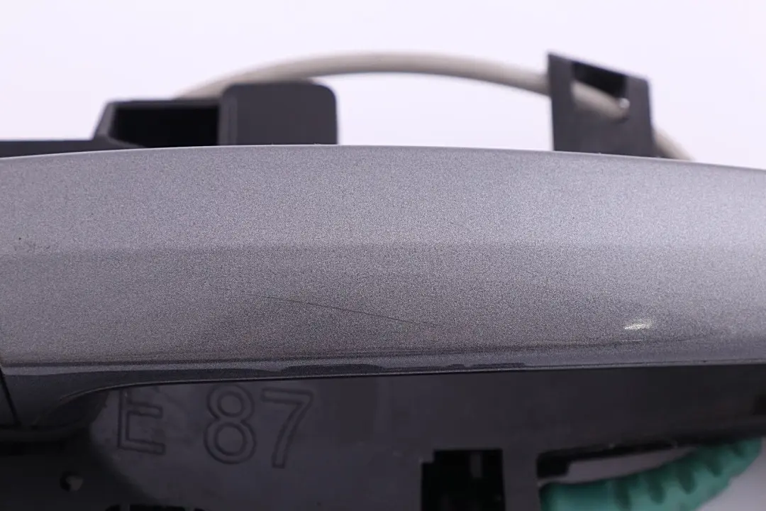 Klamka prawa spacegrau tył tylna BMW E87 do o numerze 7069759 Klamka prawa spacegrau tył tylna BMW E87 - SKU 7069759-SCG - Numer Części 7069759