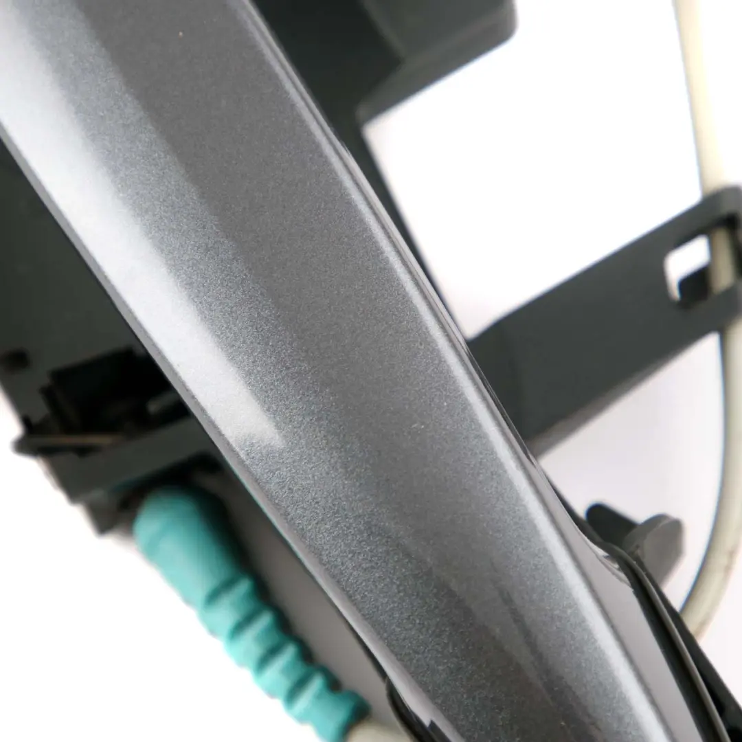 Poignée arrière droite complète Sparkling Graphite A22 pour BMW 1 4 E87 à propos du numéro de pièce 7069759 BMW 1 4 E87 Poignée arrière droite complète Sparkling Graphite A22 - SKU 7069759-SG4 - Numéro de pièce 7069759