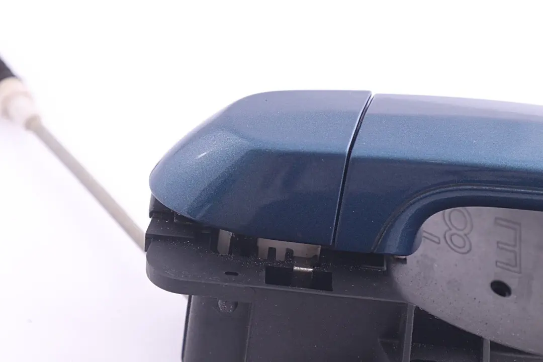 Kompletter Haltegriff Hinten Links Sydneyblau Blue - A19 für BMW E87 mit Teilenummer 7069759 BMW E87 Kompletter Haltegriff Hinten Links Sydneyblau Blue - A19 - SKU 7069759-SYD2 - Teilenummer 7069759