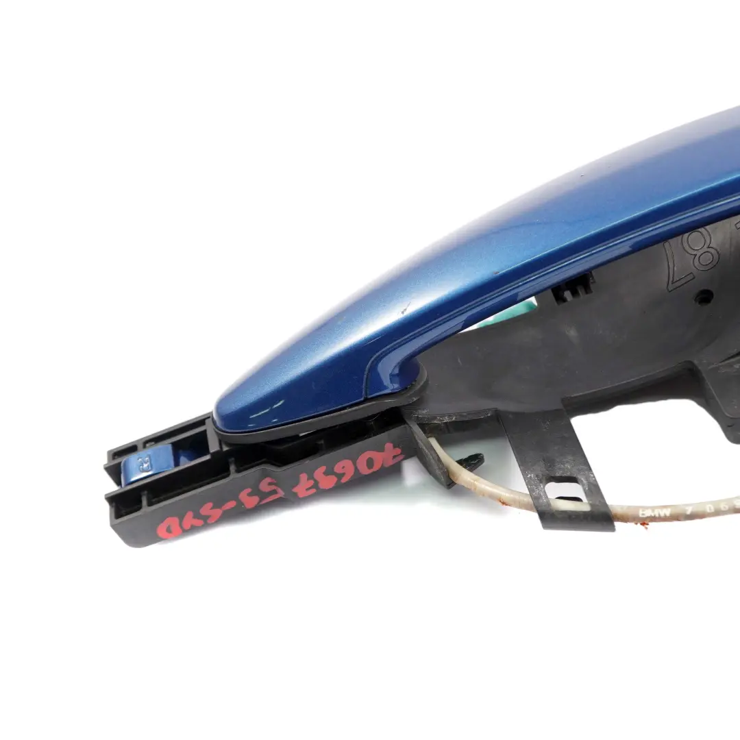 Maniglia posteriore destra completa Sydneyblau Metallic Sydney Blue A19 per BMW E87 con numero di parte 7069759 BMW E87 Maniglia posteriore destra completa Sydneyblau Metallic Sydney Blue A19 - SKU 7069759-SYD - Numero di parte 7069759