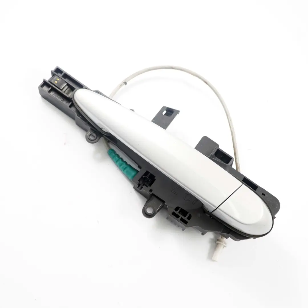 Completo Agarre Trasero Izquierdo Titansilber Tirador Puerta para BMW E87 4 con número de pieza 7069759 BMW E87 4 Completo Agarre Trasero Izquierdo Titansilber Tirador Puerta - SKU 7069759-TS4 - Número de pieza 7069759
