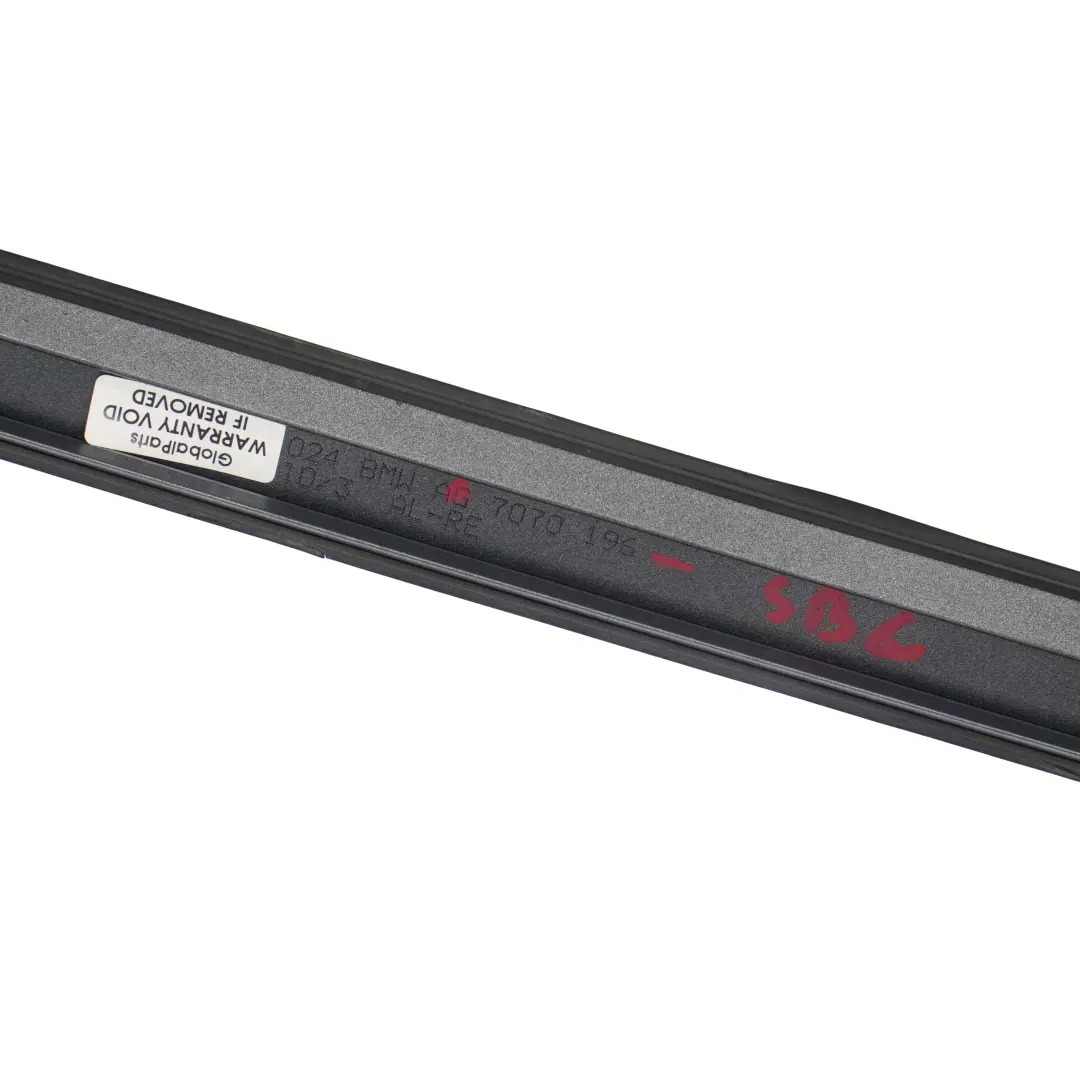 Right roof moulding railing gutter O/S Silbergrau Grey to BMW 5 Series E60 E60N with Part number 7070196 BMW 5 Series E60 E60N Right roof moulding railing gutter O/S Silbergrau Grey - SKU 7070196-SBG - Part number 7070196