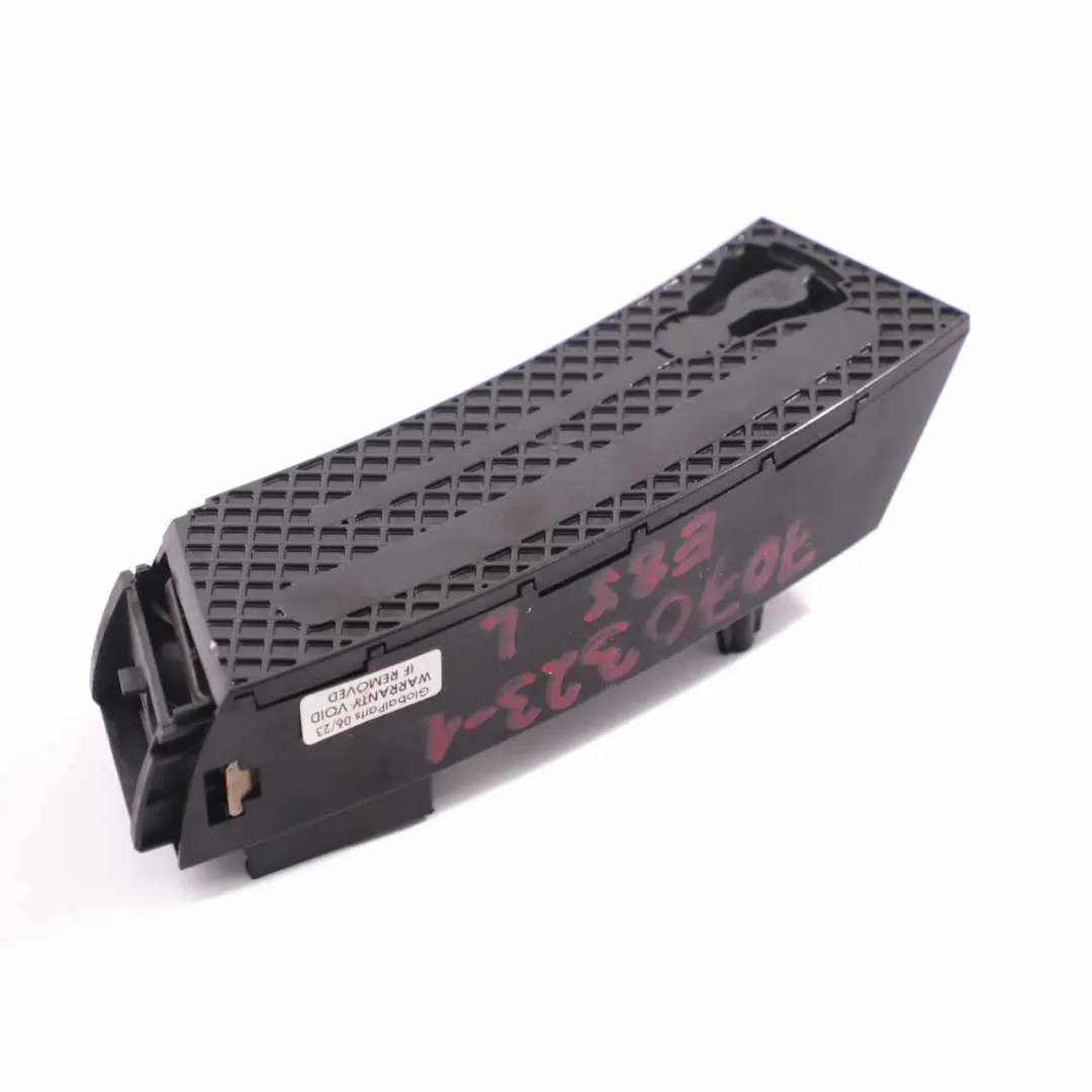 BMW Z4 E85 E86 Porte gobelets Porte boissons Tableau bord gauche noir 7068447 - SKU 7070323-1 - Numéro de pièce 7070323