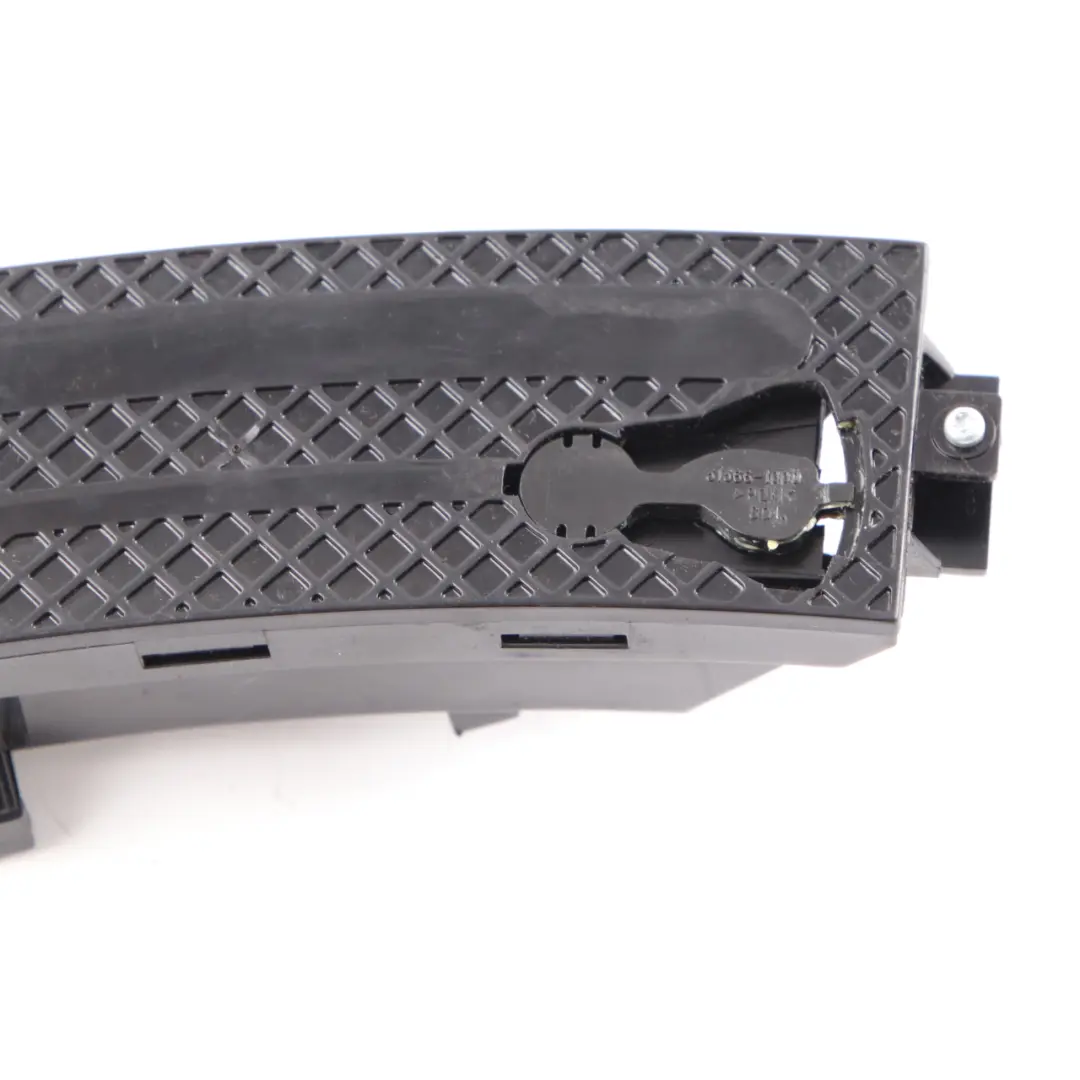 Portavasos Derecho Salpicadero Negro 7068448 para BMW Z4 E85 E86 con número de pieza 7070324 BMW Z4 E85 E86 Portavasos Derecho Salpicadero Negro 7068448 - SKU 7070324-1 - Número de pieza 7070324