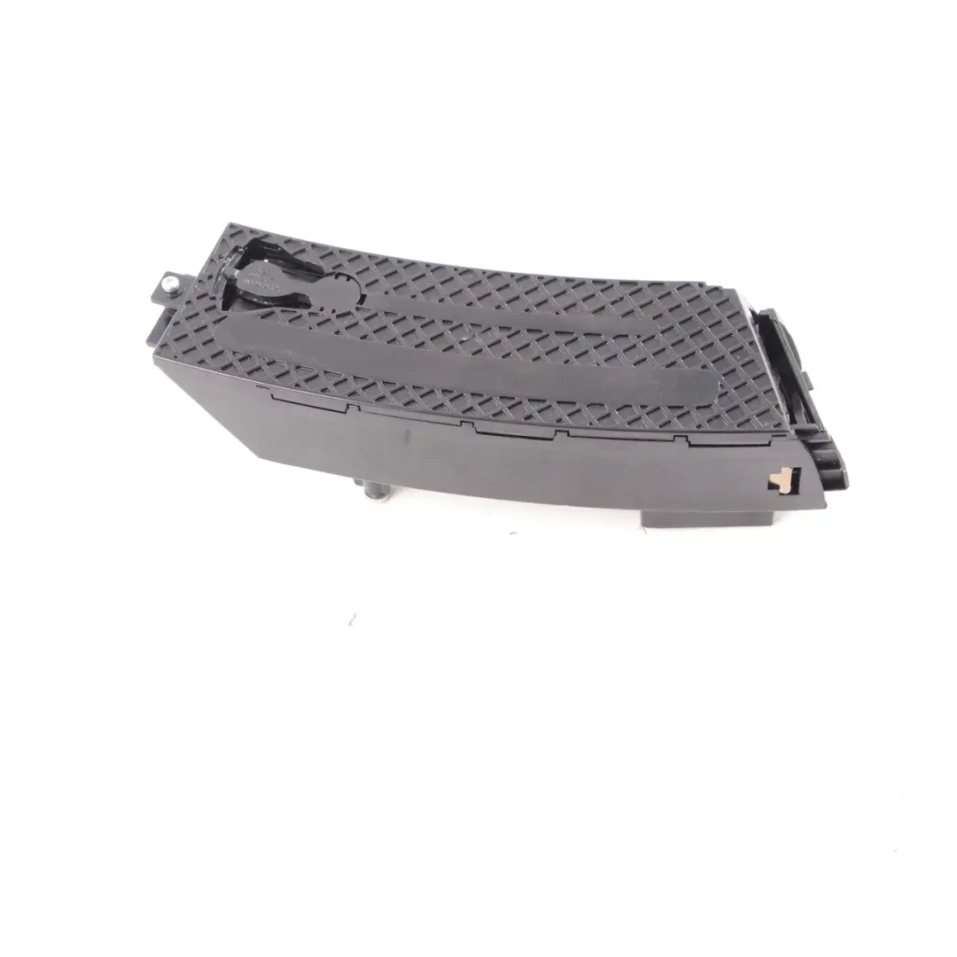 Portavasos Derecho Salpicadero Negro 7068448 para BMW Z4 E85 E86 con número de pieza 7070324 BMW Z4 E85 E86 Portavasos Derecho Salpicadero Negro 7068448 - SKU 7070324-1 - Número de pieza 7070324