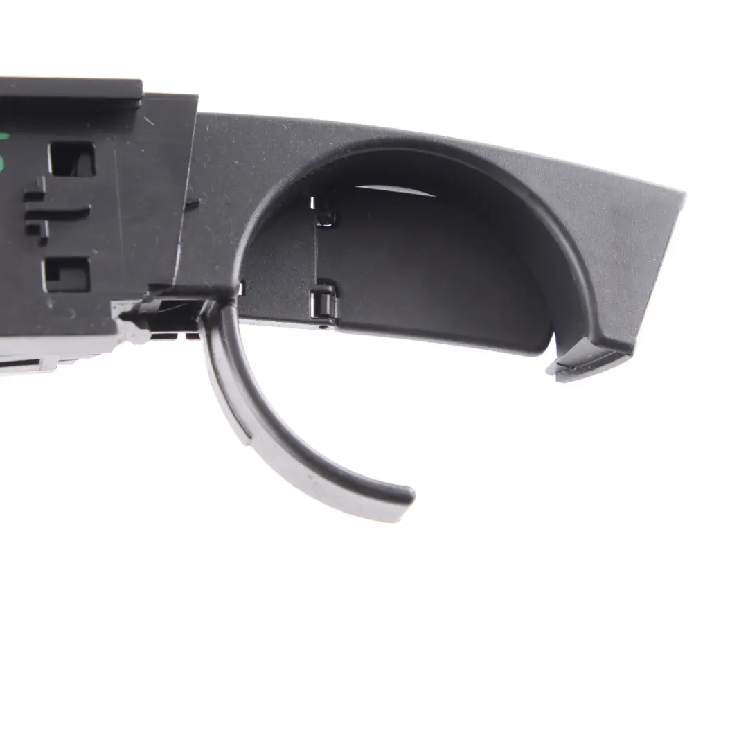 Portavasos Derecho Salpicadero Negro 7068448 para BMW Z4 E85 E86 con número de pieza 7070324 BMW Z4 E85 E86 Portavasos Derecho Salpicadero Negro 7068448 - SKU 7070324-1 - Número de pieza 7070324