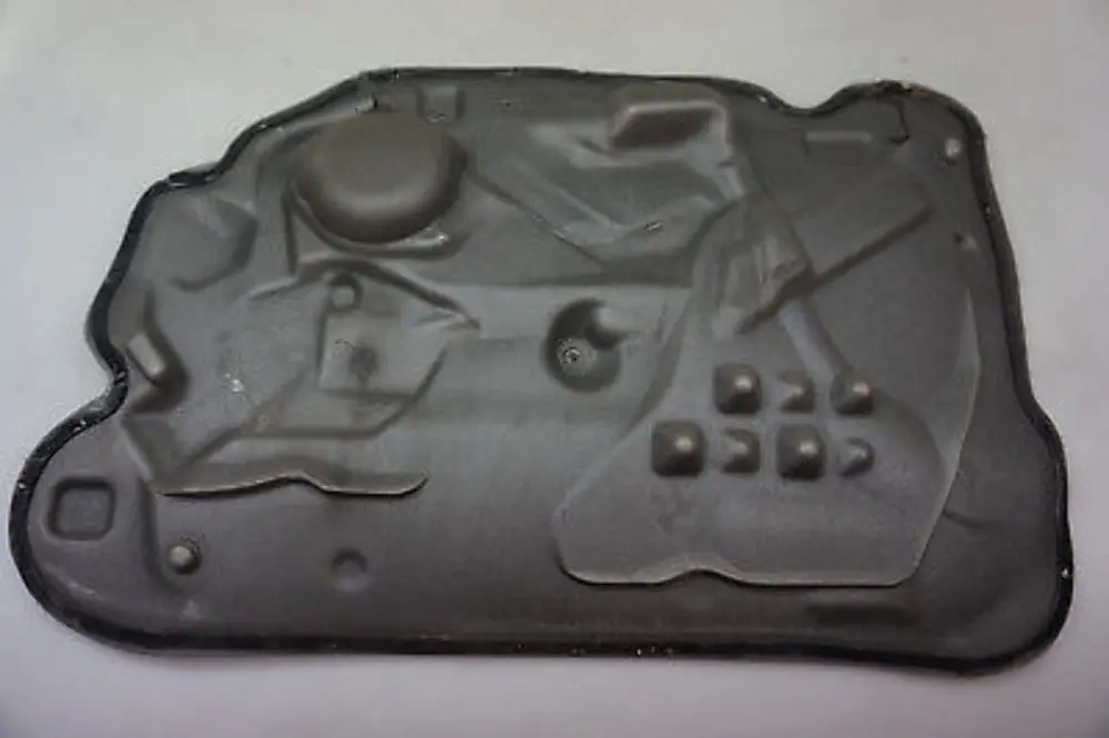 Reihe E87 Schallisolierung Tür vorne links 5148 für BMW 1 mit Teilenummer 7070359 BMW 1 Reihe E87 Schallisolierung Tür vorne links 5148 - SKU 7070359 - Teilenummer 7070359