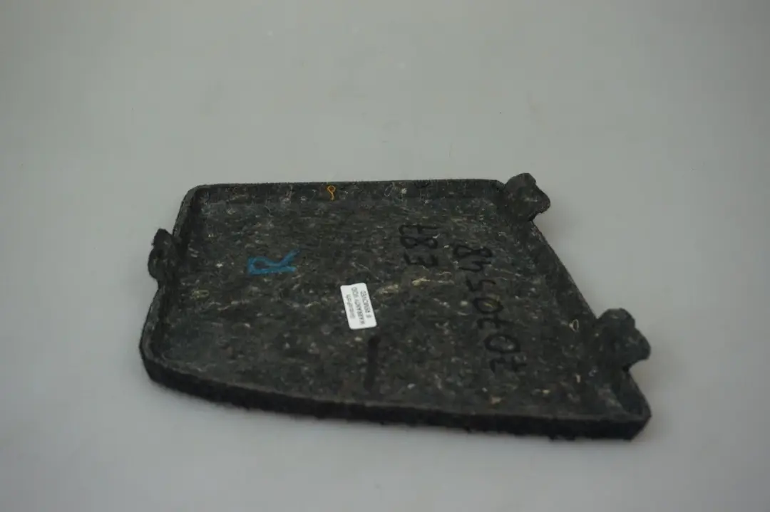 Trasera Derecha O / S Tapa De La Luz Trasera Tronco Bota para BMW e81 e87 con número de pieza 7070548 BMW e81 e87 Trasera Derecha O / S Tapa De La Luz Trasera Tronco Bota - SKU 7070548 - Número de pieza 7070548