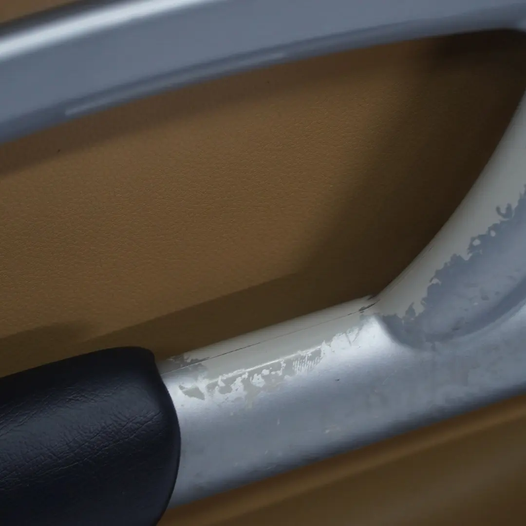 Tapicerka Boczek Drzwi Lewy Beż do MINI R50 R52 o numerze 7070605 MINI R50 R52 Tapicerka Boczek Drzwi Lewy Beż - SKU 7070605 - Numer Części 7070605