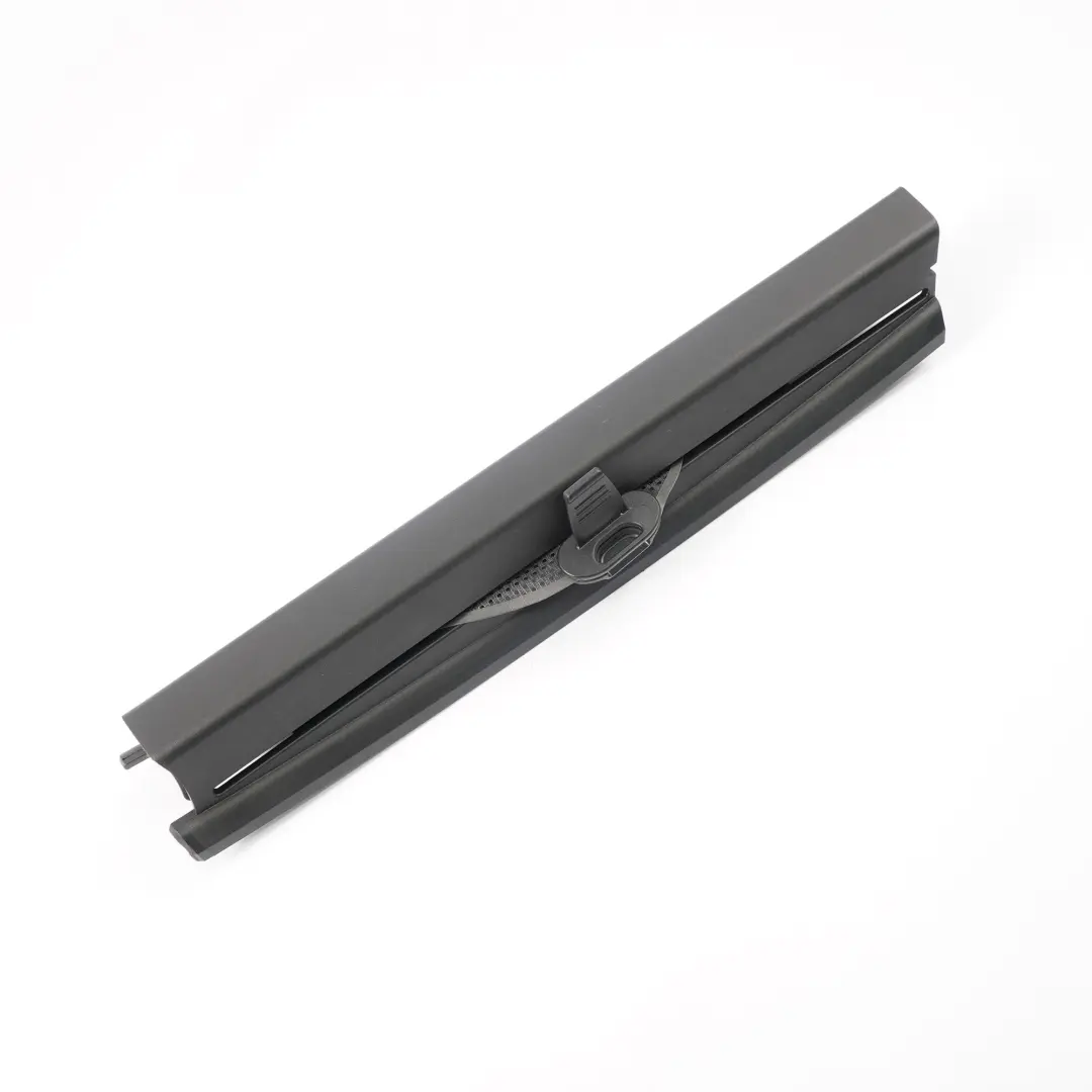 Tendina A Rullo Destra Rullo Parasole Triangolare per BMW E60 con numero di parte 7071112 BMW E60 Tendina A Rullo Destra Rullo Parasole Triangolare - SKU 7071112 - Numero di parte 7071112