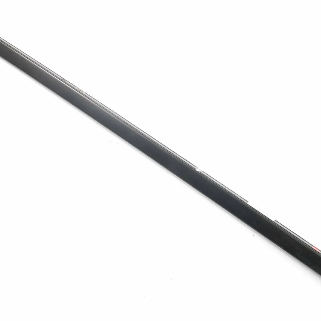 BMW E61 Cadre de Fenêtre Haut Porte Arrière Droite Noir - SKU 7072892 - Numéro de pièce 7072892