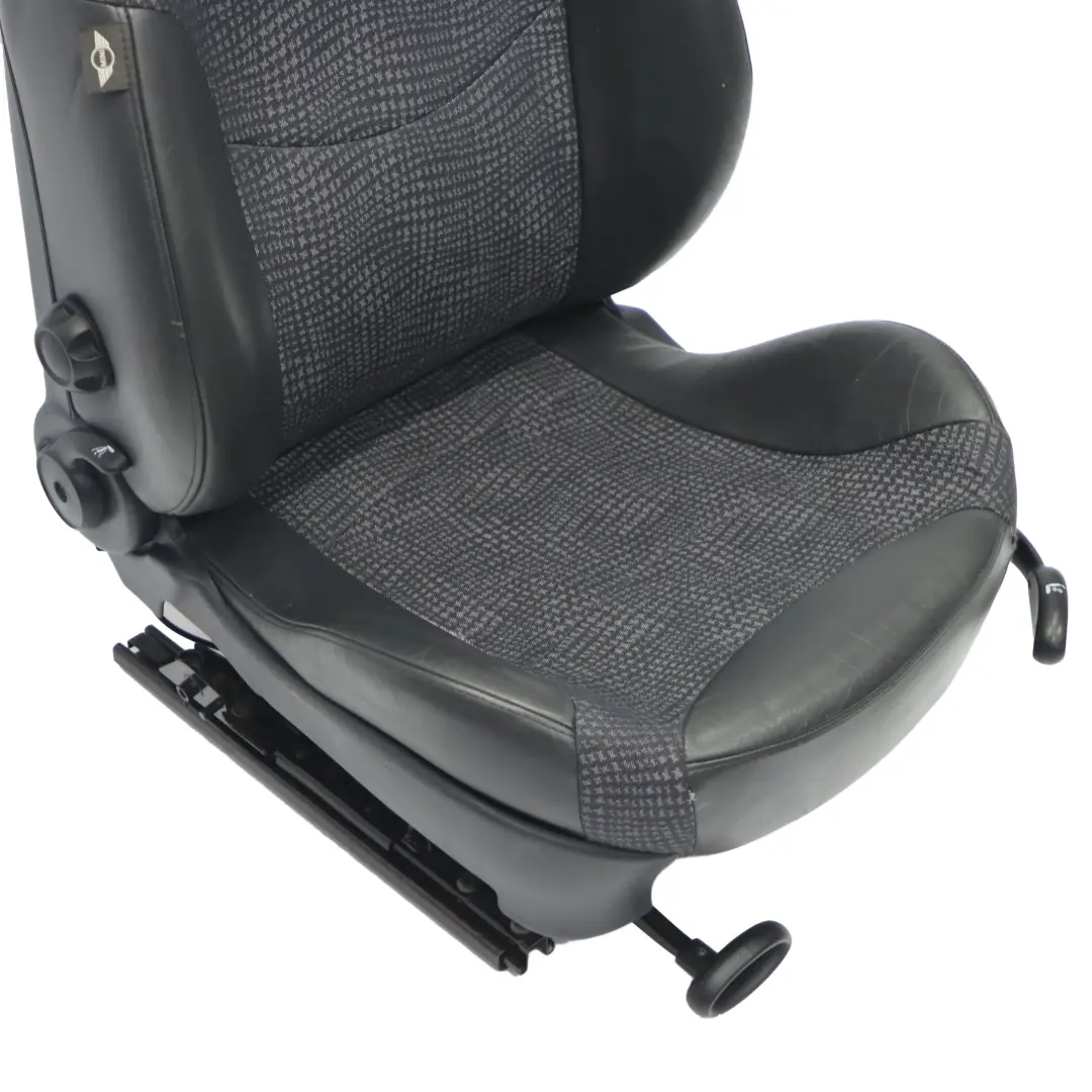Delantero Izquierdo Medio Asiento Cuero Panther Negro Kaleido para Mini R50 Sport con número de pieza 7073009 Mini R50 Sport Delantero Izquierdo Medio Asiento Cuero Panther Negro Kaleido - SKU 7073009 - Número de pieza 7073009