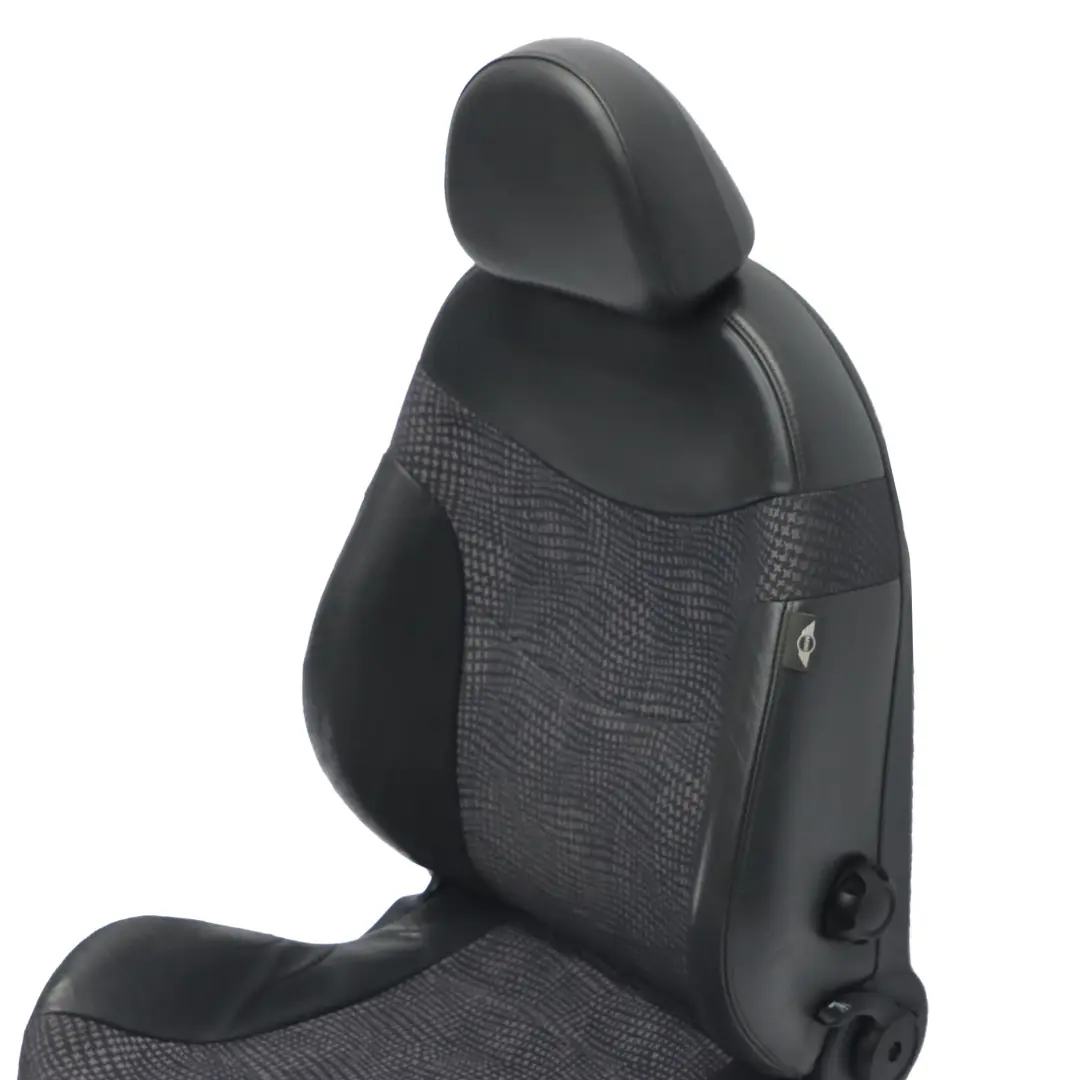 Siège Sport Demi-cuir Tissu Panther Black Kaleido Avant Droit pour Mini R50 à propos du numéro de pièce 7073010 Mini R50 Siège Sport Demi-cuir Tissu Panther Black Kaleido Avant Droit - SKU 7073010 - Numéro de pièce 7073010