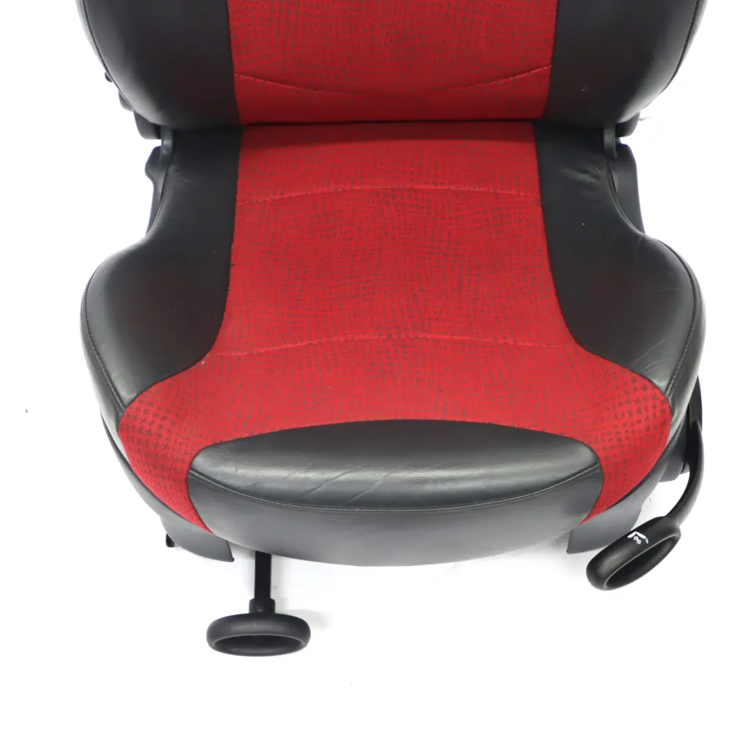 Fotel Lewy Przód Sport Skóra Materiał do Mini Cooper R50 o numerze 7073011 Mini Cooper R50 Fotel Lewy Przód Sport Skóra Materiał - SKU 7073011 - Numer Części 7073011