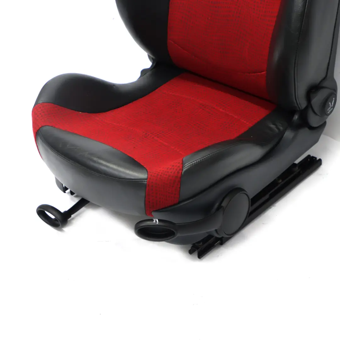 Siège Avant Gauche Sport Tissu/Cuir Rouge Kaleido pour Mini Cooper One R50 à propos du numéro de pièce 7073011 Mini Cooper One R50 Siège Avant Gauche Sport Tissu/Cuir Rouge Kaleido - SKU 7073011 - Numéro de pièce 7073011