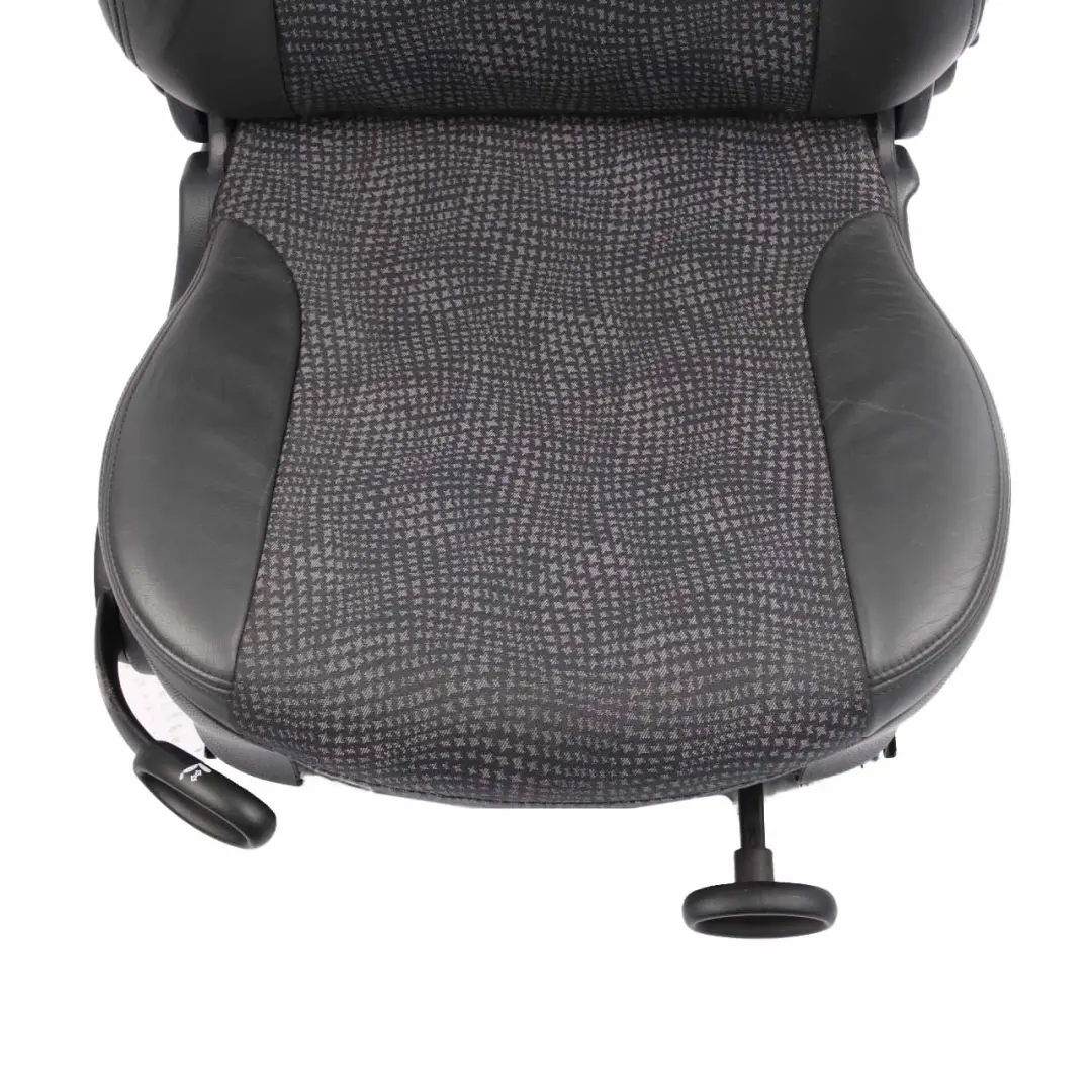 Stoff / Leder Kaleido Vorne Rechts Sitz Panther Schwarz für Mini Cooper One R50 mit Teilenummer 7073082 Mini Cooper One R50 Stoff / Leder Kaleido Vorne Rechts Sitz Panther Schwarz - SKU 7073082 - Teilenummer 7073082