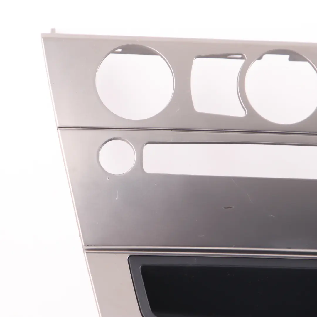 Osłona Zaślepka Ramka Panelu Klimatyzacji Ramka 7072729 do BMW E63 E64 o numerze 7073722 BMW E63 E64 Osłona Zaślepka Ramka Panelu Klimatyzacji Ramka 7072729 - SKU 7073722 - Numer Części 7073722