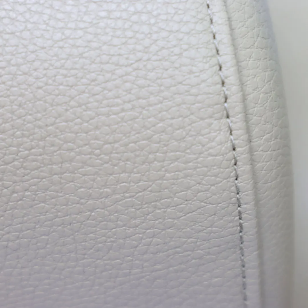 Interior Respaldo Asiento Trasero Funda Cojin Cuero Beige Dakota para BMW E60 con número de pieza 7074550 BMW E60 Interior Respaldo Asiento Trasero Funda Cojin Cuero Beige Dakota - SKU 7074550-1 - Número de pieza 7074550