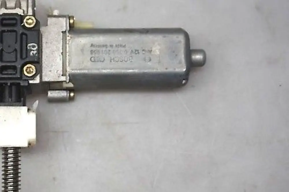 Motore Angolo Sedile Anteriore Sinistro per BMW 5 7 Series E60 E61 E65 E66 con numero di parte 7075947 BMW 5 7 Series E60 E61 E65 E66 Motore Angolo Sedile Anteriore Sinistro - SKU 7075947-1 - Numero di parte 7075947