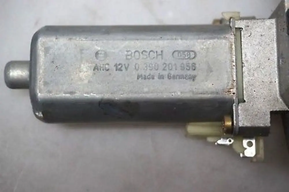 Reihe E60 E61 E65 E66 Antrieb Sitzneigungsverstell. li. Memory für BMW 5 7 mit Teilenummer 7075947 BMW 5 7 Reihe E60 E61 E65 E66 Antrieb Sitzneigungsverstell. li. Memory - SKU 7075947-1 - Teilenummer 7075947