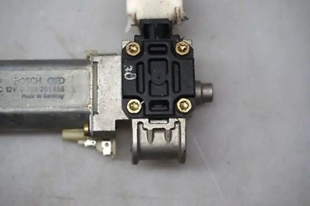 BMW 5 7 Series E60 E61 E65 E66 Motore Angolo Sedile Anteriore Sinistro - SKU 7075947-1 - Numero di parte 7075947
