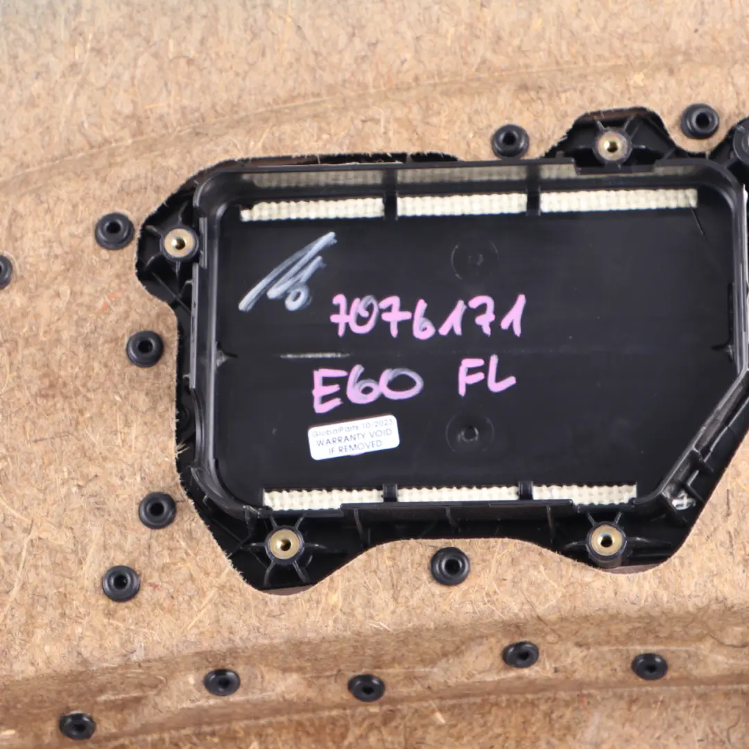 Tarjeta de Puerta Delantera Izquierda Puerta Panel Interior Cuero Marrón para BMW E60 con número de pieza 7076171 BMW E60 Tarjeta de Puerta Delantera Izquierda Puerta Panel Interior Cuero Marrón - SKU 7076171 - Número de pieza 7076171