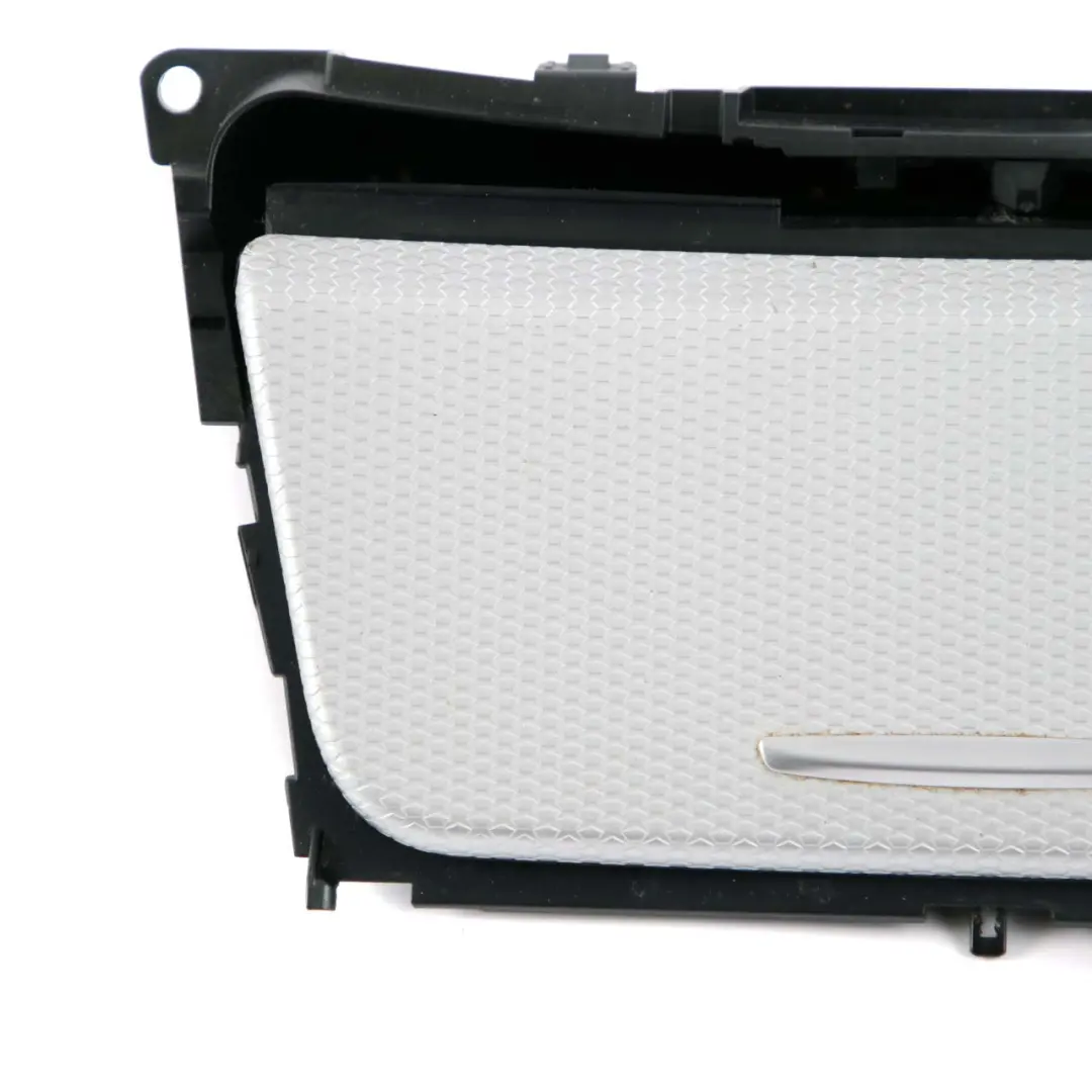 Cenicero Embellecedor Consola Central Decoración Glaciar Plata para BMW E87 con número de pieza 7078571 BMW E87 Cenicero Embellecedor Consola Central Decoración Glaciar Plata - SKU 7078571-3 - Número de pieza 7078571