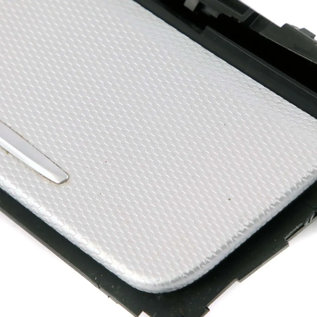 Posacenere Decor Console Centrale Argento Ghiaccio per BMW E87 con numero di parte 7078571 BMW E87 Posacenere Decor Console Centrale Argento Ghiaccio - SKU 7078571-3 - Numero di parte 7078571