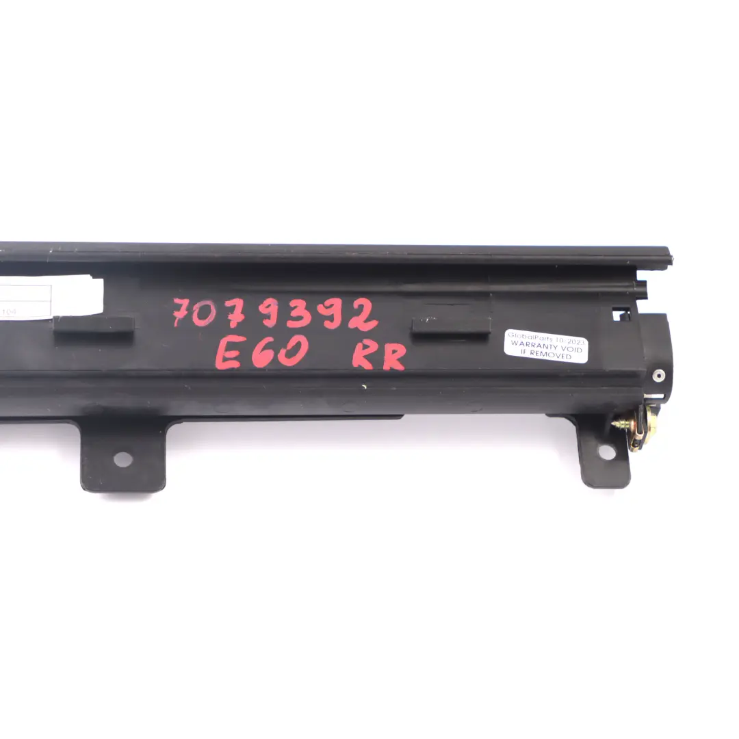 Store de fenêtre Porte arrière droite Protection solaire pour BMW E60 à propos du numéro de pièce 7079392 BMW E60 Store de fenêtre Porte arrière droite Protection solaire - SKU 7079392 - Numéro de pièce 7079392