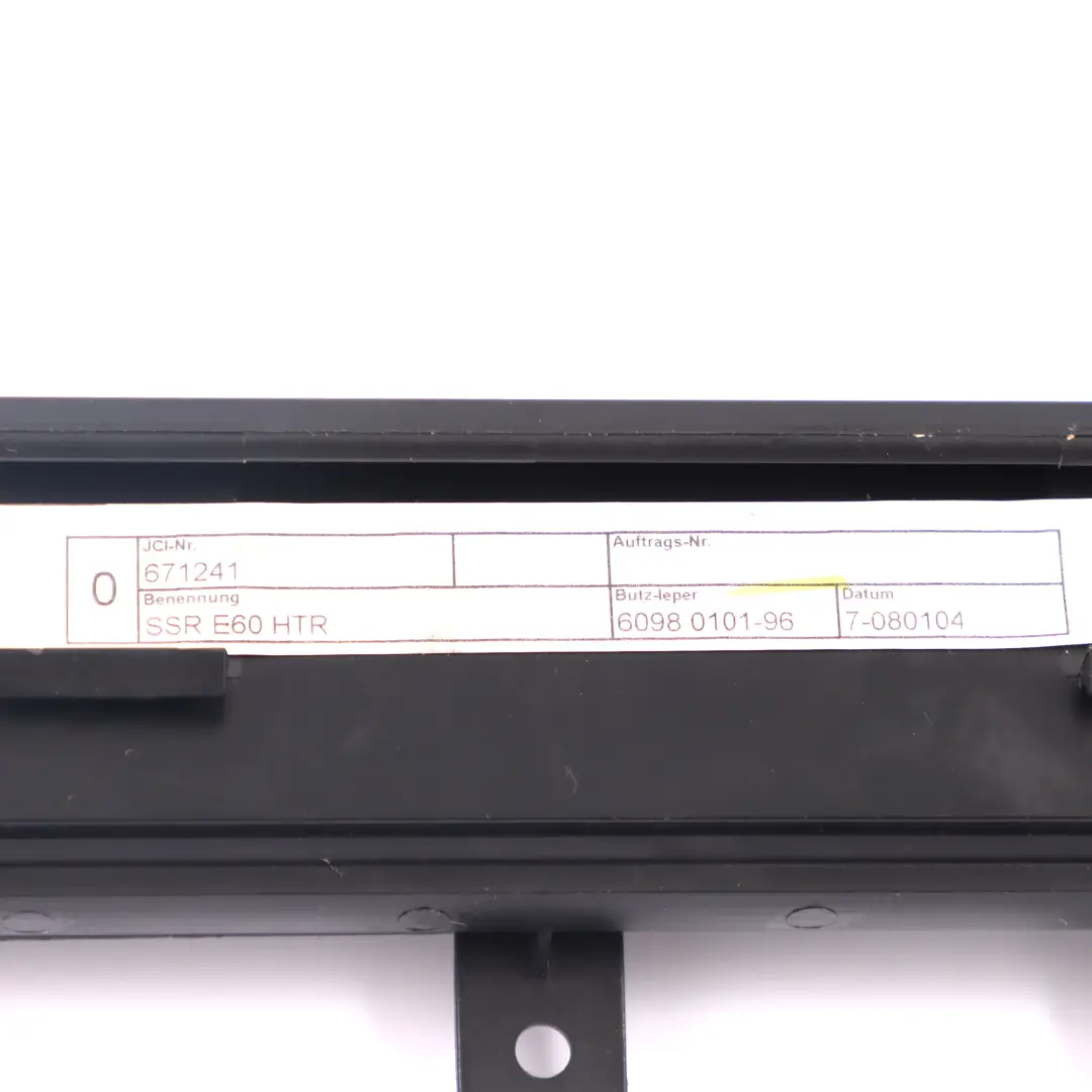 Finestra a rullo Porta posteriore destra Protezione parasole per BMW E60 con numero di parte 7079392 BMW E60 Finestra a rullo Porta posteriore destra Protezione parasole - SKU 7079392 - Numero di parte 7079392