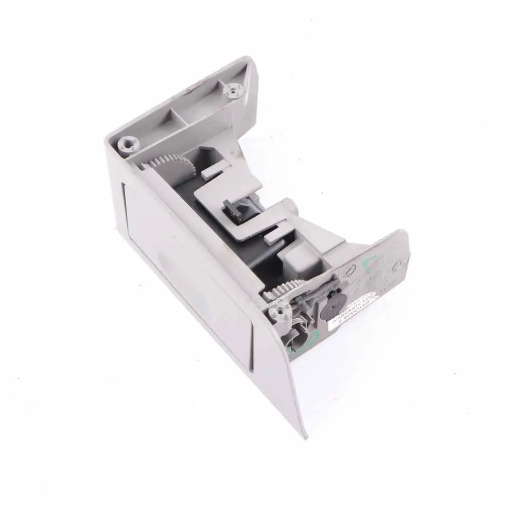 Cenicero tarjeta puerta trasera izquierda Side Cubierta Bandeja Gris para BMW E60 E61 con número de pieza 7079403 BMW E60 E61 Cenicero tarjeta puerta trasera izquierda Side Cubierta Bandeja Gris - SKU 7079403 - Número de pieza 7079403