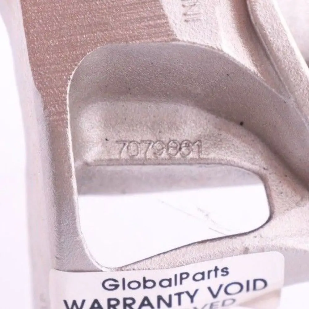 Tapa del Convertible Base De La Placa De Enganche Izquierda para Mini R52 con número de pieza 7079881 Mini R52 Tapa del Convertible Base De La Placa De Enganche Izquierda - SKU 7079881 - Número de pieza 7079881