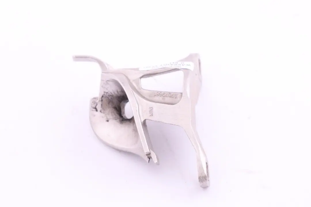 Tapa del Convertible Base De La Placa De Enganche Izquierda para Mini R52 con número de pieza 7079881 Mini R52 Tapa del Convertible Base De La Placa De Enganche Izquierda - SKU 7079881 - Número de pieza 7079881