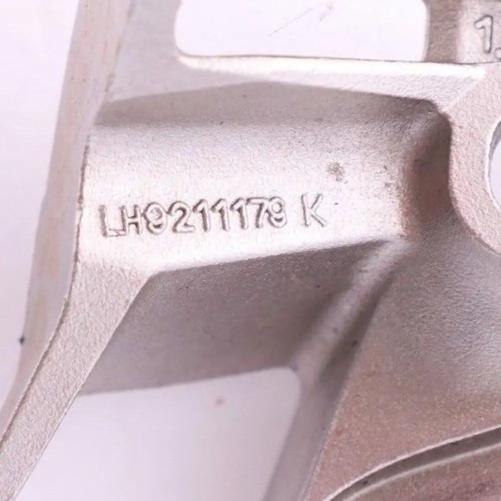 Rygiel zaczep zamek dachu lewy do MINI Cabrio R52 o numerze 7079881 MINI Cabrio R52 Rygiel zaczep zamek dachu lewy - SKU 7079881 - Numer Części 7079881