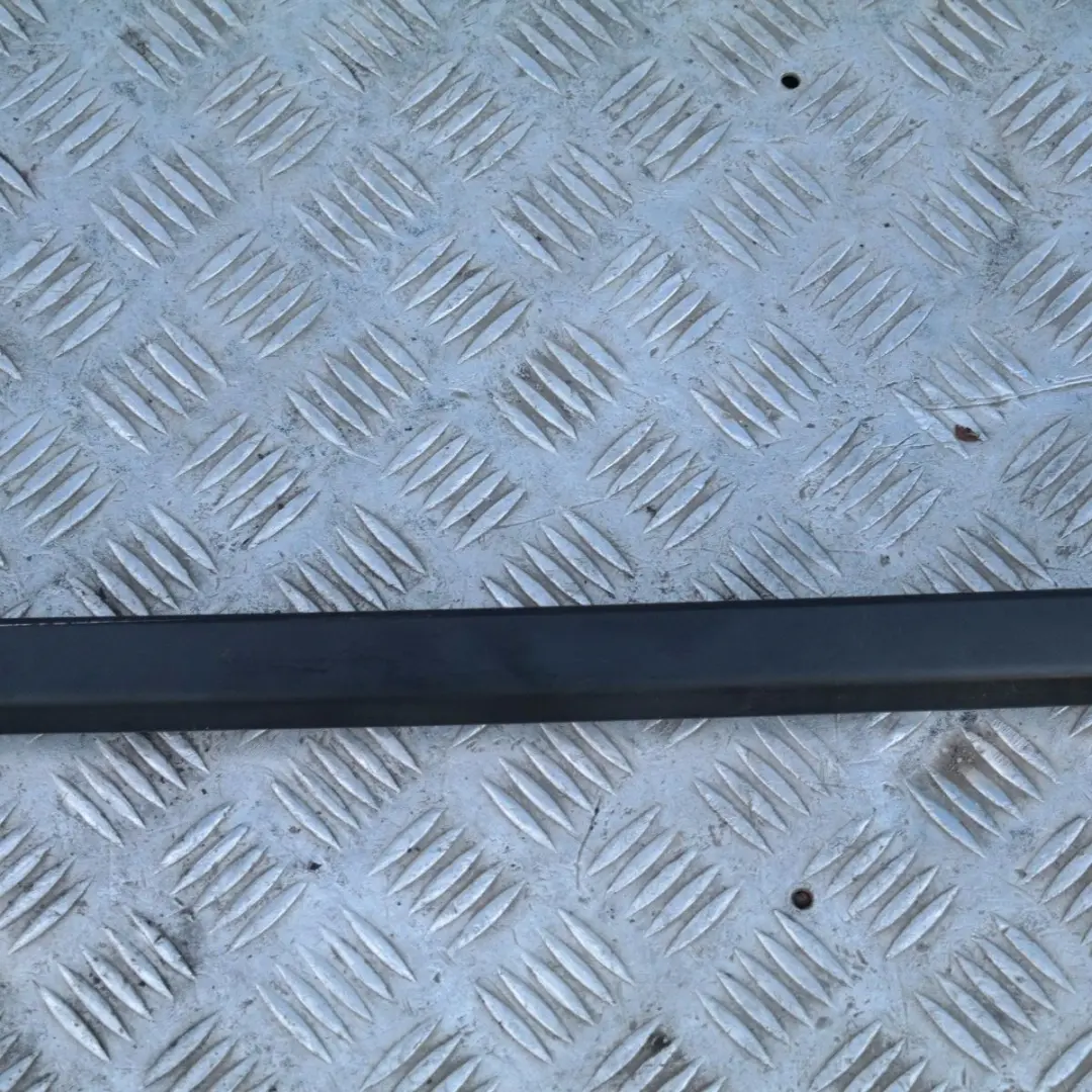 Rails de Toit Droite 7079946 pour BMW 5 E61 Touring à propos du numéro de pièce 51137079946 BMW 5 E61 Touring Rails de Toit Droite 7079946 - SKU 7079946-1 - Numéro de pièce 51137079946