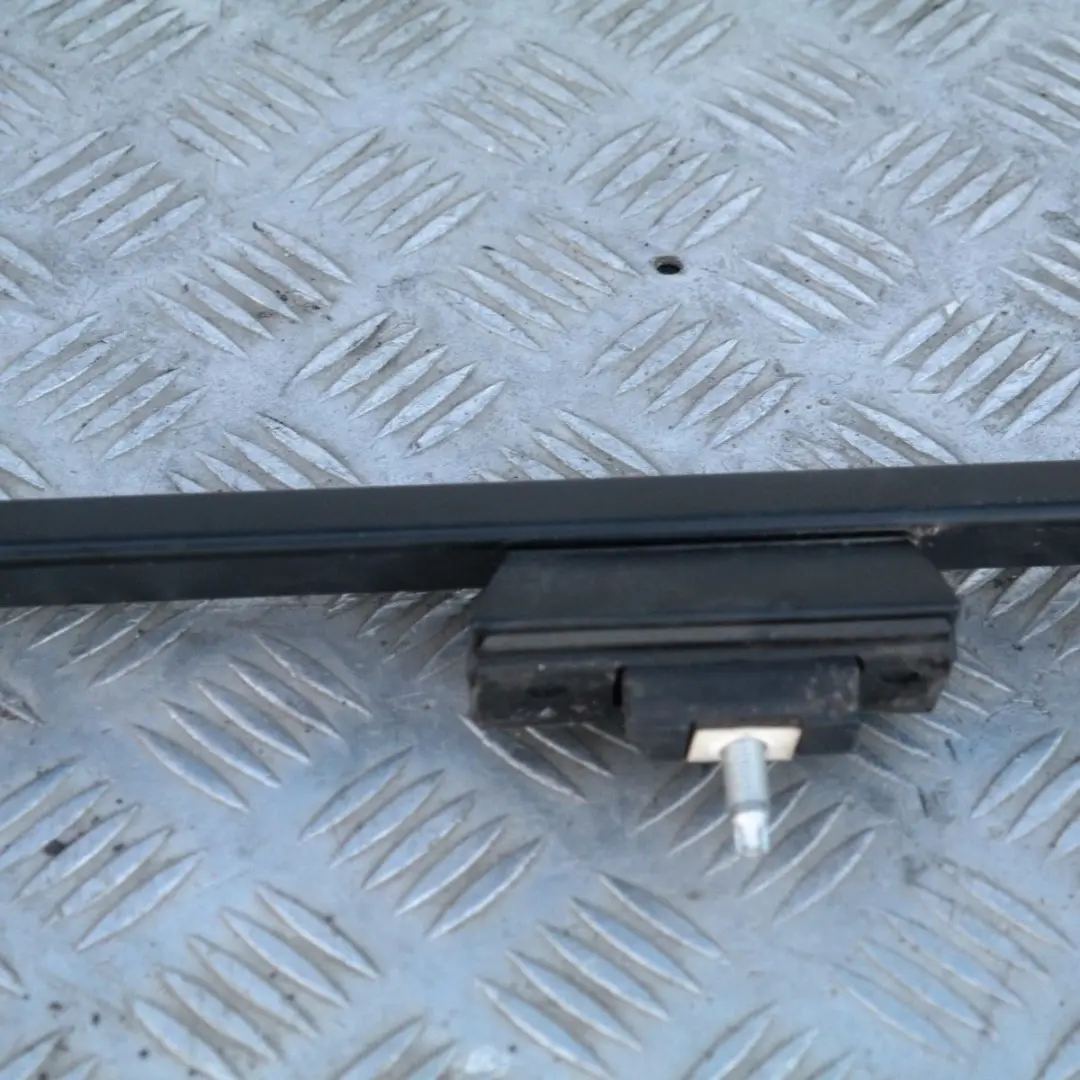 Rails de Toit Droite 7079946 pour BMW 5 E61 Touring à propos du numéro de pièce 51137079946 BMW 5 E61 Touring Rails de Toit Droite 7079946 - SKU 7079946-1 - Numéro de pièce 51137079946