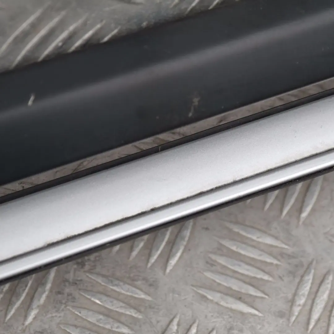 Set Roof Railing Rail Rack Bars Left Right O/N/S Silver to BMW 5 Series E61 Touring with Part number 51137079946 BMW 5 Series E61 Touring Set Roof Railing Rail Rack Bars Left Right O/N/S Silver - SKU 7079946 - Part number 51137079946