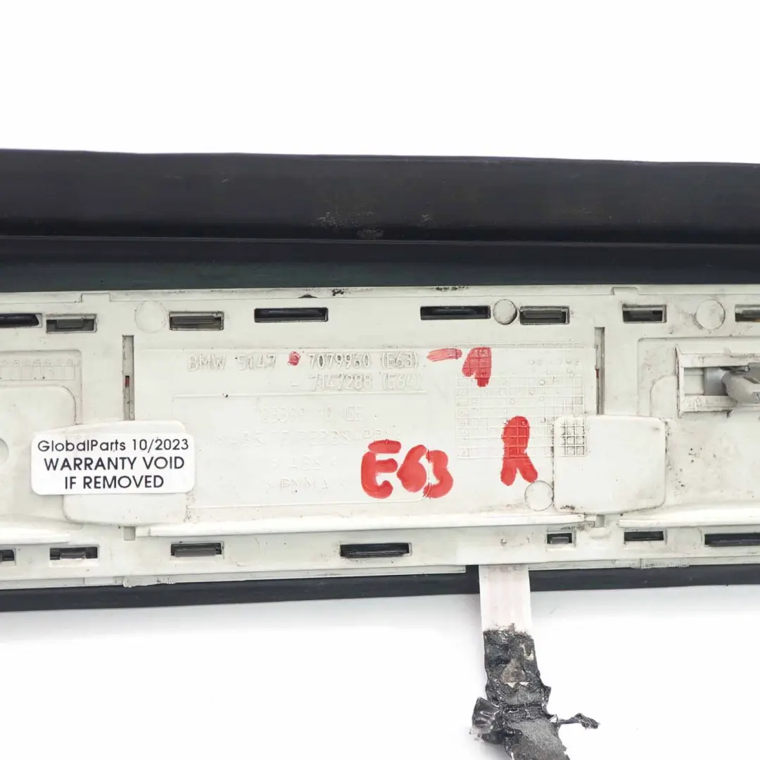 Abdeckleiste rechts Eingang Innenraum Titan Dunkel für BMW E63 E64 mit Teilenummer 7079960 BMW E63 E64 Abdeckleiste rechts Eingang Innenraum Titan Dunkel - SKU 7079960-1 - Teilenummer 7079960