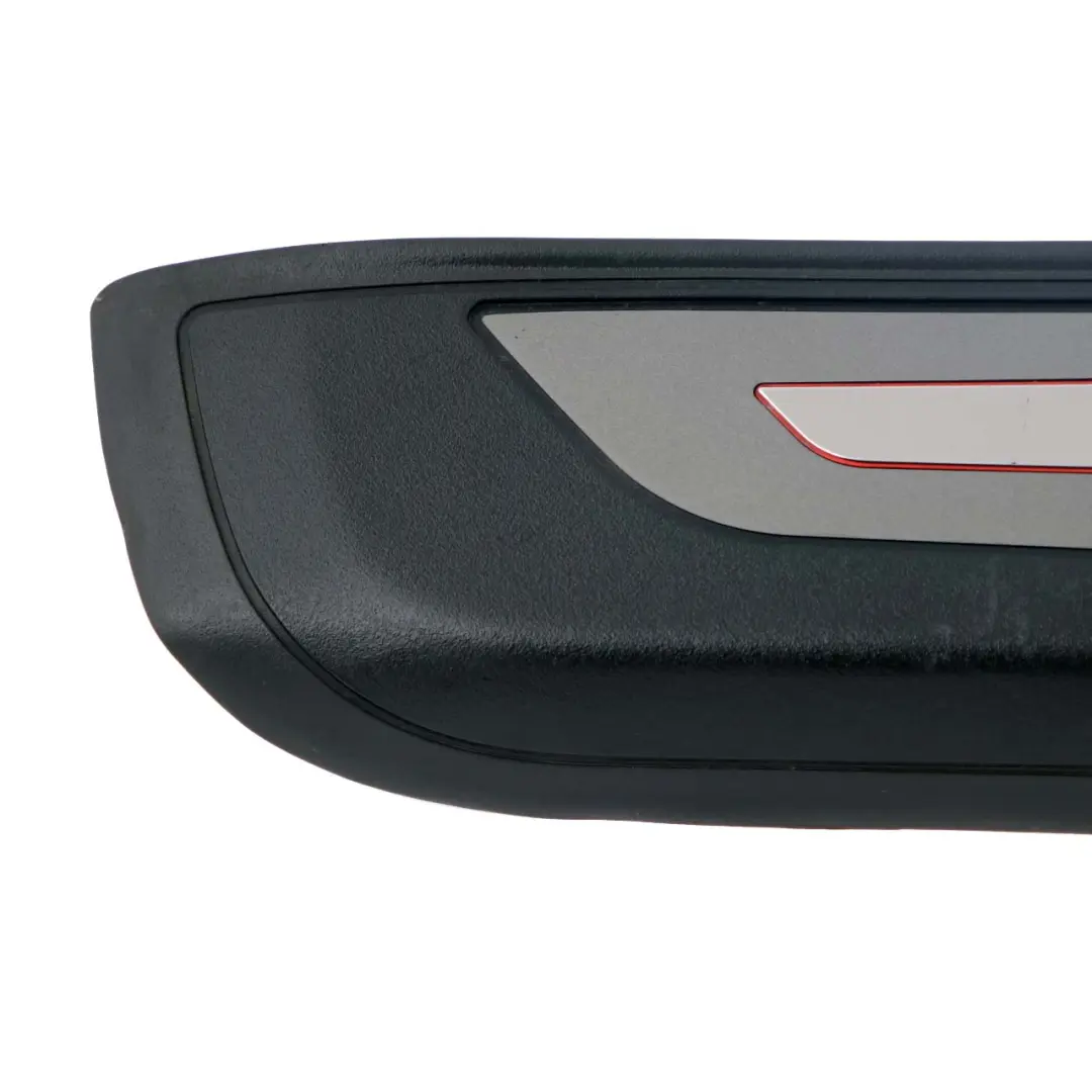 Striscia Copertura Luce Ingresso Interno Titan Dunkel Destra per BMW E63 E64 con numero di parte 7079960 BMW E63 E64 Striscia Copertura Luce Ingresso Interno Titan Dunkel Destra - SKU 7079960 - Numero di parte 7079960