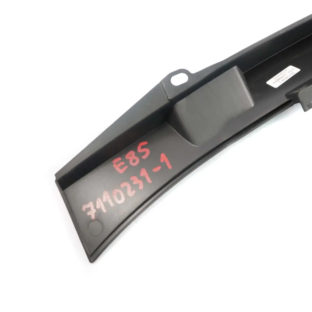 Deflettore Vento Roll Bar Rivestimento Pannello Superiore per BMW Z4 E85 con numero di parte 7110231 BMW Z4 E85 Deflettore Vento Roll Bar Rivestimento Pannello Superiore - SKU 7110231-1 - Numero di parte 7110231